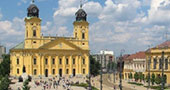 Place Kossuth et la Grande Église Réformée (Nagytemplom) à Debrecen